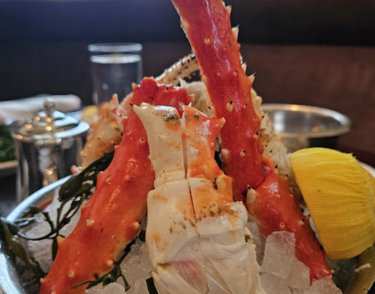 Joe's Seafood, Prime Steak & Stone Crab signature dishes Alaskan Red King Crab Legs
Grilled Seafood Platter
Key Lime Pie